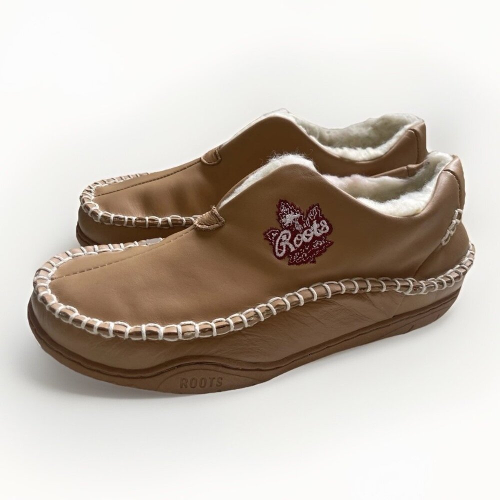 NIB ROOTS TAN LEATHER COMFORT SLIPPERS Cozy Faux Fur Lined Rubber Sole sz 8